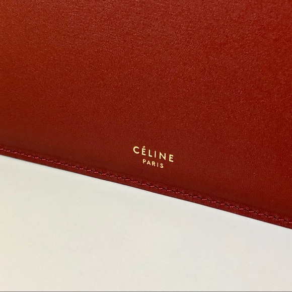 $3950 Mint CELINE Medium Clasp Bag in Red - Picture 3 of 10
